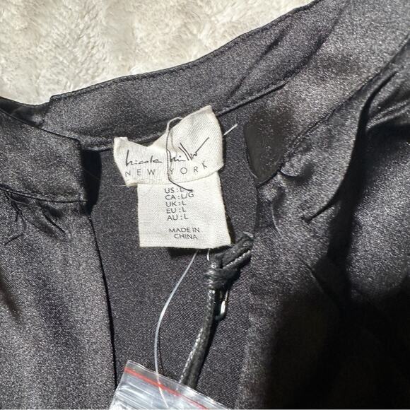 Nicole Miller Size Large Black V-Neck Career Blouse Top Neutral Basic Business - Picture 5 of 9